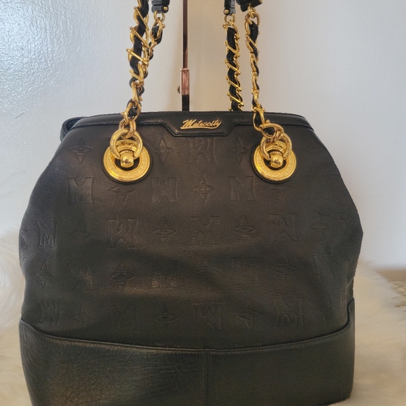 Metro City - Picture 2 of 5